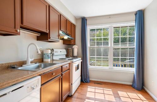 Montgomery Village Maison | zarah Vacation Home cozy home near Washington DC