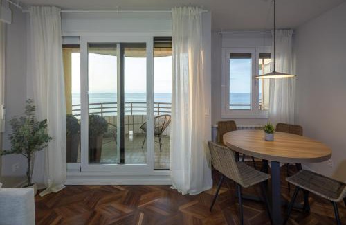 Zarautz Appartement | Zarautz Beach with parking by Aston Rentals