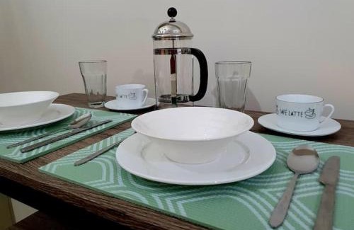 San Lorenzo Appartement | Zeke Suite At Beacon Tower Amorsolo unit 2330