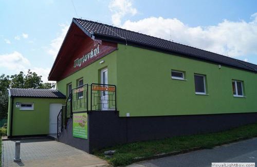 Luzice Appartement | zelený apartmán