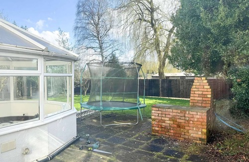 Birmingham Maison | Zen 8-Bedroom Den in Edgbaston