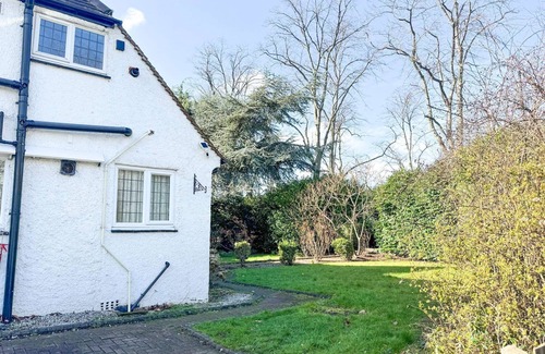 Birmingham Maison | Zen 8-Bedroom Den in Edgbaston