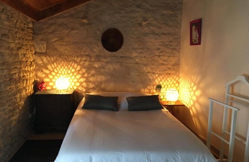 Saint-Pierre-le-Vieux Lit Et Petit-Déjeuner | Zen au Marais Hammam Massages