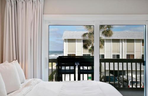 New Smyrna Beach Maison | ZEN BEACH RETREAT - OCEAN VIEW TOWNHOUSE -No Drive Beach