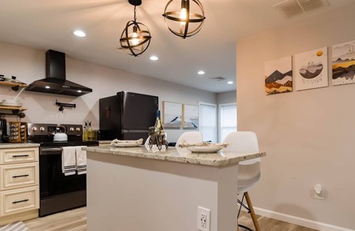Bellmawr Maison | Zen & Cozy 2 Bedroom | Close To Philly | WiFi