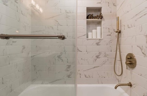Bellmawr Maison | Zen & Cozy 2 Bedroom | Close To Philly | WiFi