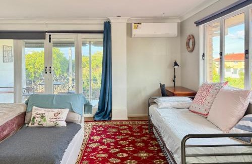 Boondall Maison | Zen Escape Guest House " Location 1" - Three listings - Romantic Escape, Cozy Delight, Oasis Suite