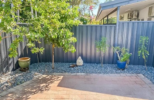Alawa Appartement | ZEN GARDEN - COZY 2-BR + Modern Design w/Aircon