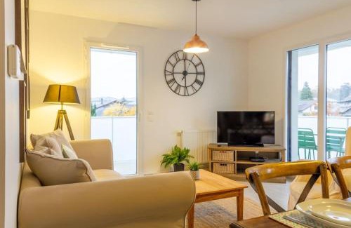 Saint-Julien-en-Genevois Appartement | ZenBNB - ROYAL - 2 Chambres - 4 Pers - WiFI - Balcon - Parking