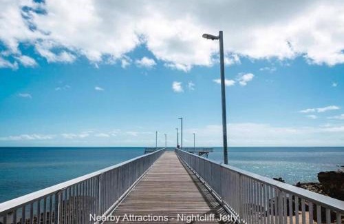 Muirhead Appartement | Zenhouse Harmony 4BR Modern Home Near CDU and Hospital