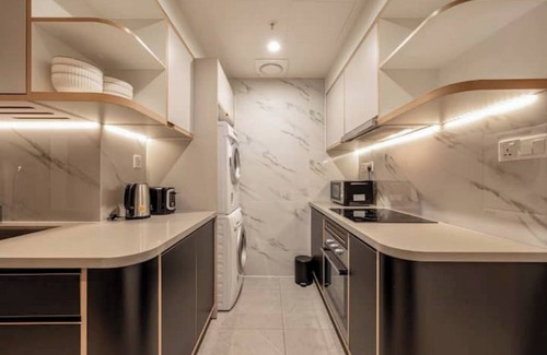 District 1 Appartement | Zenity: 6BR for Your Saigon Life - Pool, Gym in D1
