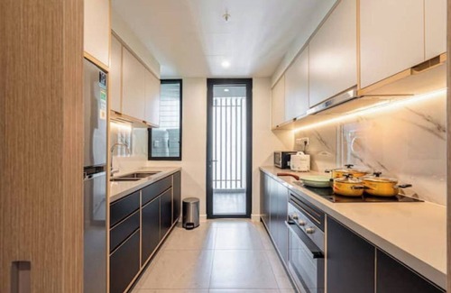 District 1 Appartement | Zenity: 6BR for Your Saigon Life - Pool, Gym in D1