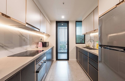 District 1 Appartement | Zenity Dist1@Luxury Resort 3-Bedrooom 4 Beds 2 Bath with Pool,Gym for 7 Guests