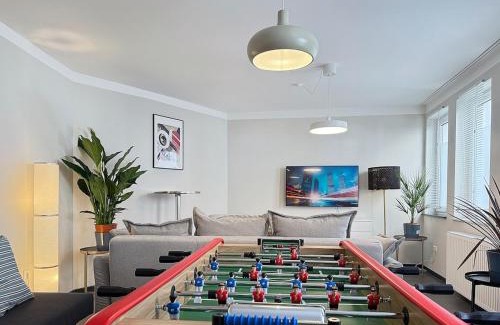 Diemershalde Maison | Zentr Stuttgart Gruppen-Duplex 13 Schlafplätze, PS5, Spiele & Terrasse