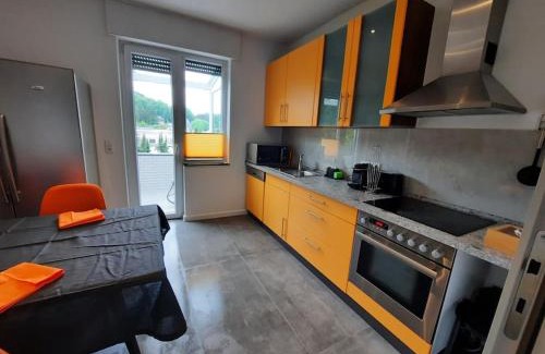 Ennepetal Appartement | Zentral-kostenloses Parken-Mediapaket-Balkon