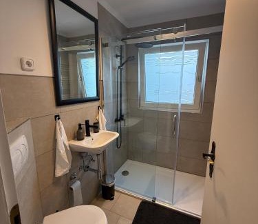 Ahrweiler Appartement | Zentrale FeWo mit Terrasse und Weinbergblick