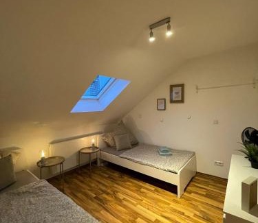 Neuwied Appartement | Zentrales Studio mit Schlafgalerie bis 4 Gäste