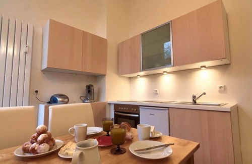 Tempelhof Appartement | Zentrumsnah und Trotzdem im Grünen Eingerahmt von Zwei Großzügigen Parkanlagen