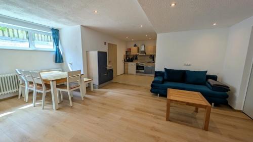 Dinkelsbuehl Appartement | Zentrumsnahe, ruhige Souterrainwohnung AlBaggers
