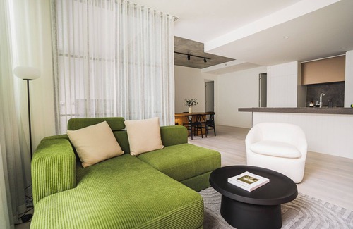 Collingwood Copropriété | Zephyr Condo Oasis with Heated Pool-Gym-Office