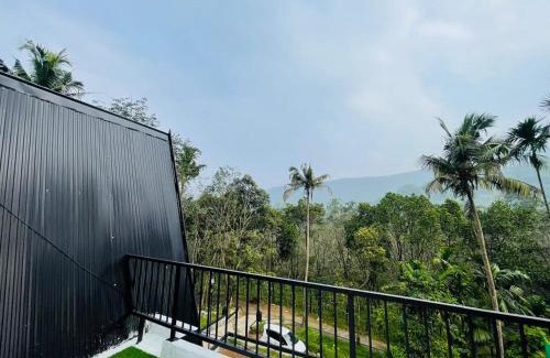 Irinjalakuda Maison | Zerahs Villa - Independent Villa, Athirappilly
