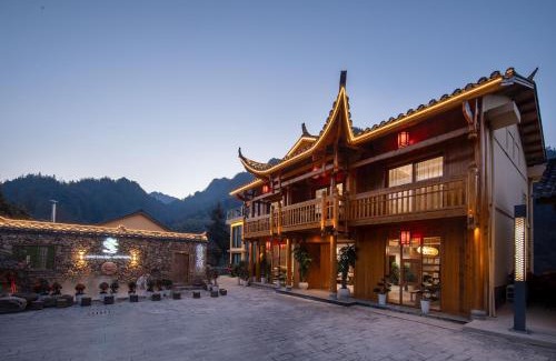 Wulingyuan Maison | Zhangjiajie Valley Love Original Ecological Hotel - Free pick-up and drop-off Service - 24-hour Self-service coffee - Ice Cubes - Outdoor viewing Platform - Self-service laundry room Dryer - Free photography service in Hotel area