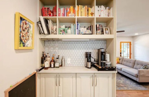 Zilker Maison | Zilker Getaway: Saltwater Pool and Walk to ACL