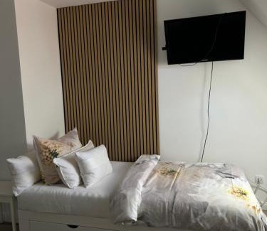 Region Hannover District Maison | Zimmer mit Küche und Bad
