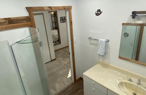Mammoth Creek Maison | Zion to Bryce cowboy cabin