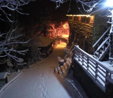 Basiskele Chalet De Ski | Zirve Dağ Evi