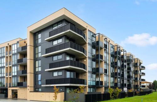Bruce Appartement | ZMITH Apartment - BROOKE, Near AIS, GIO Stadium, UC, & Nth - Canberra Hospital