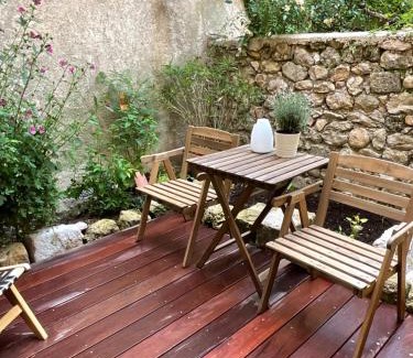 Moustiers-Sainte-Marie Appartement | Zofia appartements - Appartement avec cour privée #1