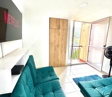 Buenos Aires Appartement | Zona Rosa de Medellín, Ubicación Central Cerca de Centros Comerciales y Tranvía del Metro BA