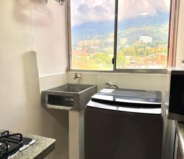 Buenos Aires Appartement | Zona Rosa de Medellín, Ubicación Central Cerca de Centros Comerciales y Tranvía del Metro BA