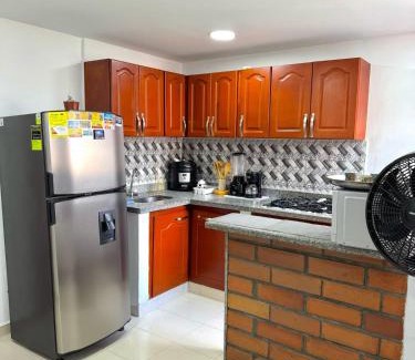 Buenos Aires Appartement | Zona Rosa de Medellín, Ubicación Central Cerca de Centros Comerciales y Tranvía del Metro BA