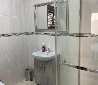 Embalenhle Appartement | Zondile's guest lodge