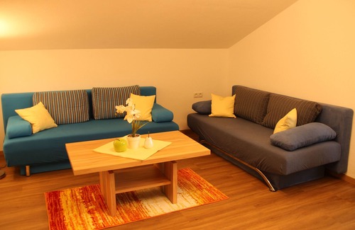 Zell am Ziller Appartement | Zorn-Pauli vacation apartment, spacious with a beautiful view of the mountains