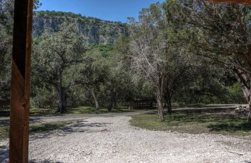 Uvalde County Cabine | Zubers - CA -L Cabin L