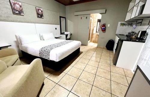 Polokwane Appartement | ZUCH Accommodation at Pafuri Self Catering - Guest Suite