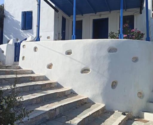 Δίκλινο δωμάτιο Δονούσα με εξαιρετικό μπαλκόνι