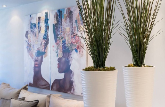 Πολυτελές διαμέρισμα με τρία μεγάλα υπνοδωμάτια και δυο wc σε ιδανική τοποθεσία