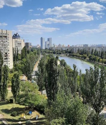 Квартири біля метро Лівобережна та Дарниця