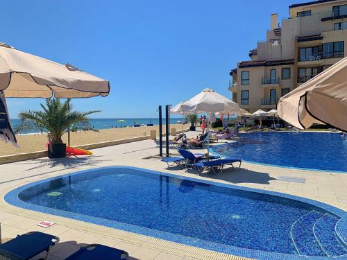 Обзор Бийч - Obzor Beach