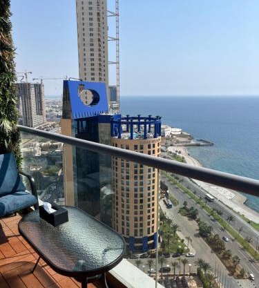 شقةباأطلالة بحرية برج الجوهره داماك Damac AlJawharah Tower