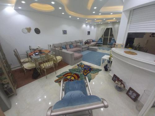 شقه مفروش بالتجمع الخامس سوبر مفروش