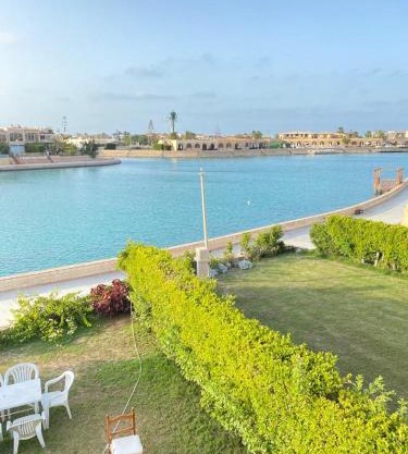 فيلا أول صف على البحيرة مارينا 5ج2