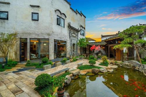 三间堂百年徽商俞家 婺源月亮湾店