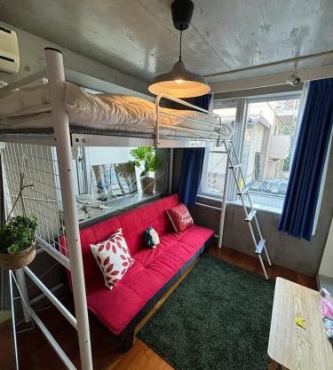 新宿まで1駅 駅徒歩9分 コンビニ2分 PokeMonと暮らすデザイナーズルーム