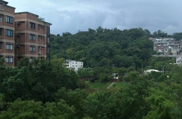 Nature 近郊 鬧中取靜 的 好 地方 （內 湖 雅房) Nature à côté de la ville de Taipei
