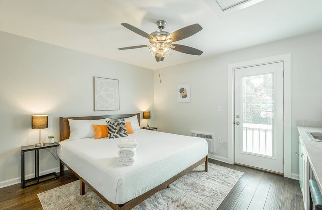 04: The Ludwig Room - A PMI Scenic City Vacation Rental